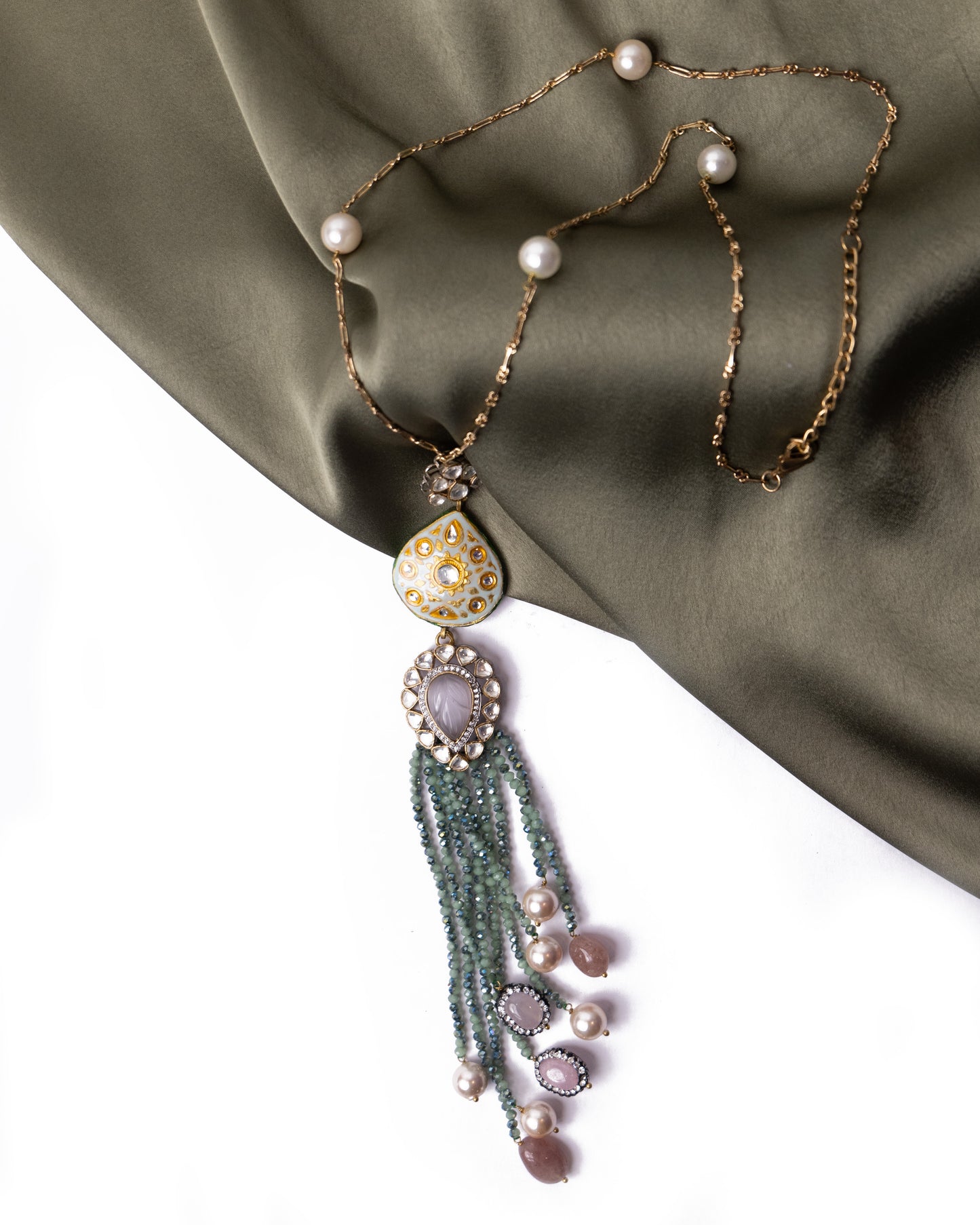 Fusion necklace with tassle in blue and mauve