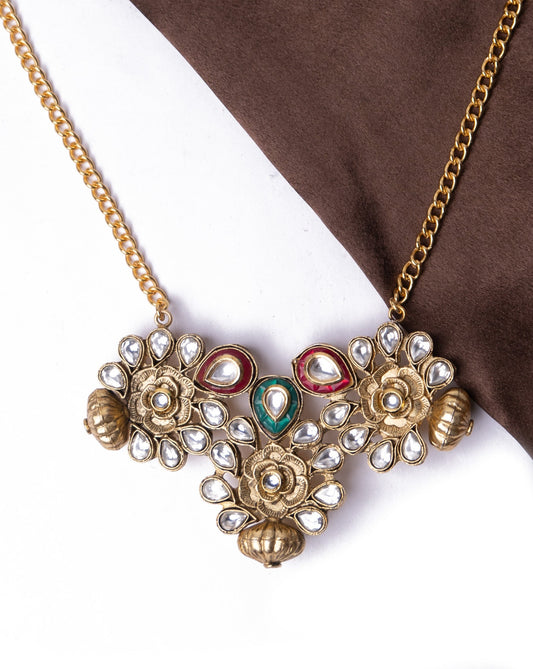 Antique gold and kundan pendant with chain
