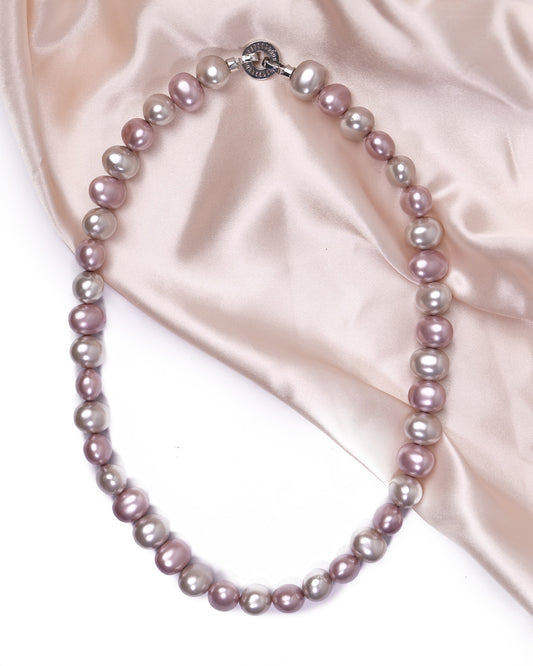 Natural pearl neckpiece