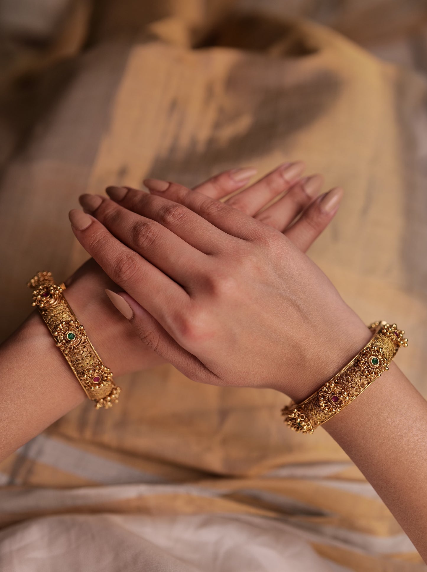 Zeenat Antique Kadas